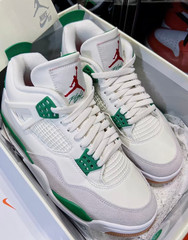 Nike SB x Air Jordan 4 “Pine Green” Men’s Classic Basketball Shoes