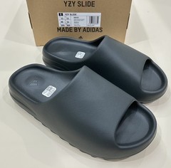 NEW IN BOX adidas Yeezy Slides Dark Onyx ID5103 Men’s Size 11