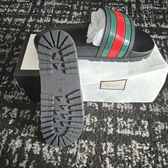 Gucci Men’s Slide Sandals US 8 Black Red Green Striped Slip-On Synthetic